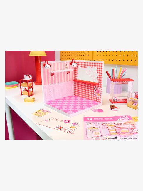 MGA's Miniverse Make It Mini Spaces Hello Kitty Leikkisetti