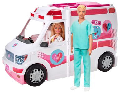 Barbie Ambulanssi ja 2 Nukkea