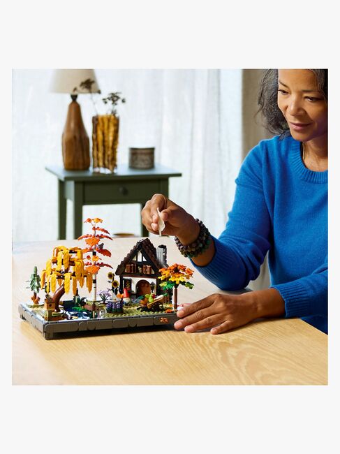 LEGO Icons 11372 Syksyinen mökkipuutarha