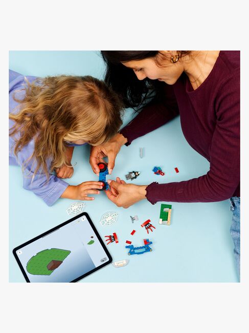 LEGO Spidey 11206 Spidey jahtaa Rhinoa moottoripyörällään