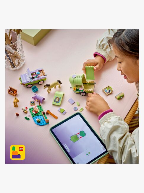 LEGO Friends 42695 Hevosen ja varsan kuljetusvaunu