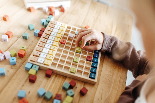 Small Foot Värikäs Kertotaulu