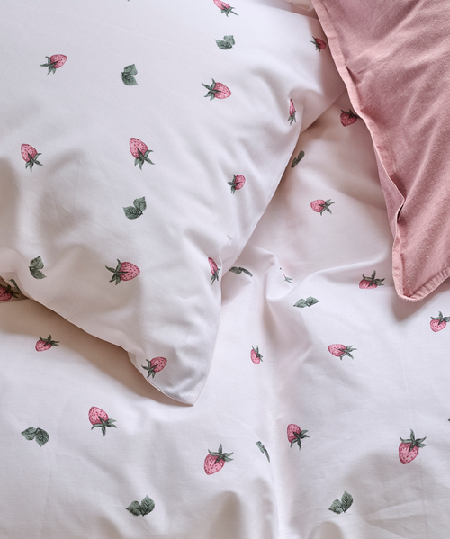 Borganäs Pussilakanasetti Mansikkaunelma 150x210