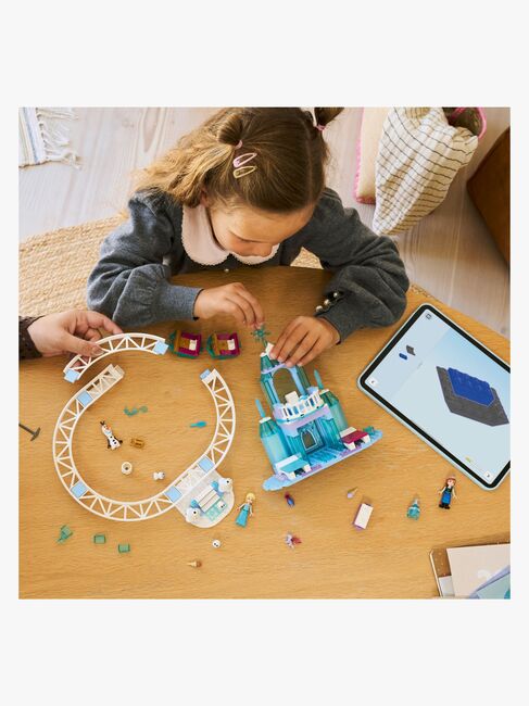 LEGO Disney Princess 43281 Elsan jäälinna ja luminen rekiseikkailu