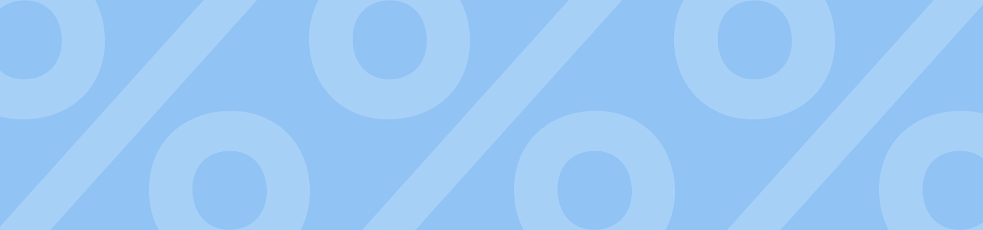 Vaaleansininen tausta, suuria prosenttimerkkejä, pehmeitä muotoja ja pyöreä hymykuvake