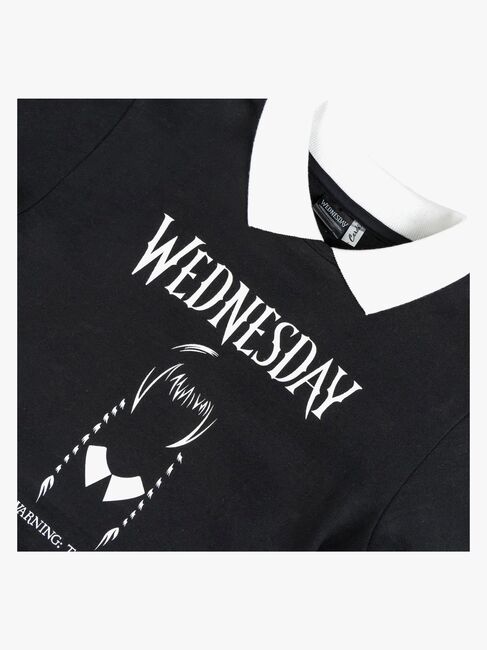 Wednesday Paita, Musta