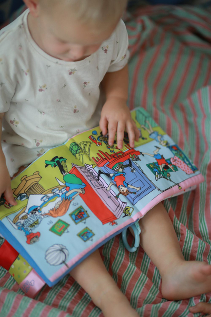 Peppi Pitkätossu Huvikumpu Kangaskirja