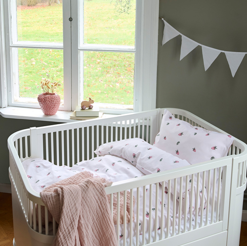 Borganäs Pussilakanasetti Pinnasänky Mansikkaunelma 100x130