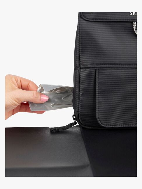 Skip Hop Clean Slate Kannettava Hoitoalusta, Musta