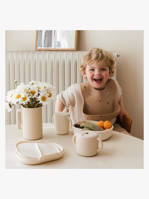 Mushie Eväsrasia, Ivory