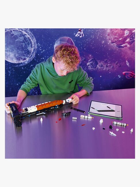 LEGO Technic 42221 NASA Artemis ‑laukaisujärjestelmän avaruusraketti