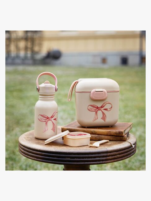 Elodie Eväsrasia, Rosy Bow