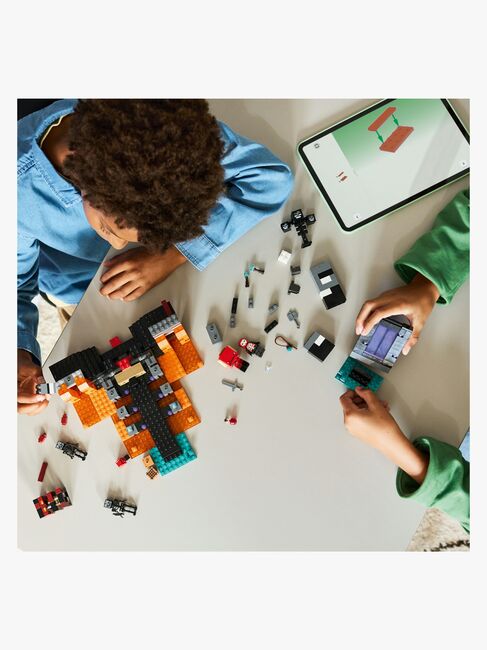 LEGO Minecraft 21590 Näivettäjän taistelu