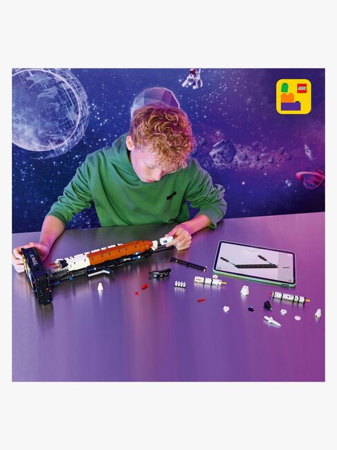 LEGO Technic 42221 NASA Artemis ‑laukaisujärjestelmän avaruusraketti