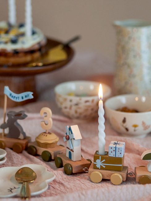 Bloomingville Twist Kynttilä Parafiini, Valkoinen