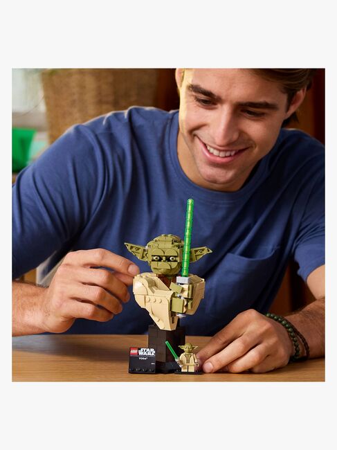 LEGO Star Wars 75438 Yodan rintakuva