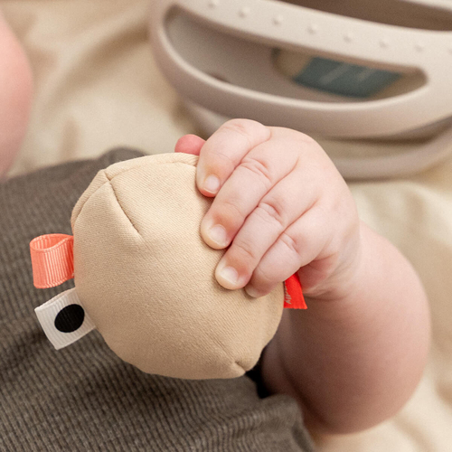 Done By Deer Aktivointilelu, Hiekanruskea