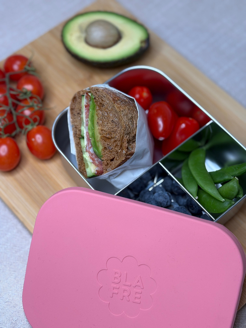 Blafre Eväsrasia Kolme Lokeroa, Vaaleanpunainen