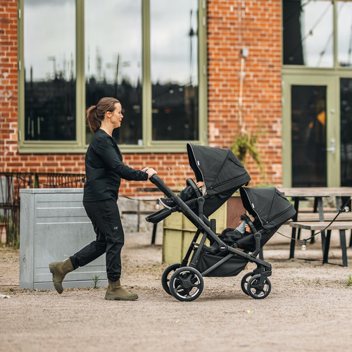 Thule Sleek 2 Sisaristuin, Black