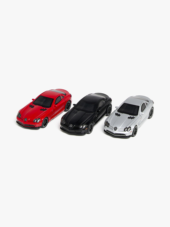 Mercedes Benz SLR McLaren Die-Cast Kilpa-auto 1:32 Lajiteltu