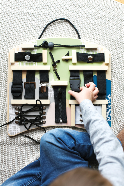 Small Foot Motoriikkataulu + Lukot Ja Nauhat