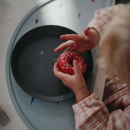 Mushie Ruokailualusta Silikoninen, Retro Cars