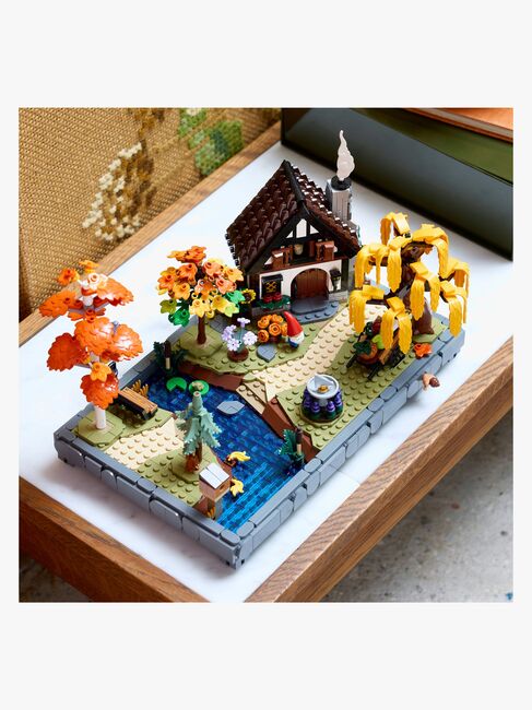 LEGO Icons 11372 Syksyinen mökkipuutarha