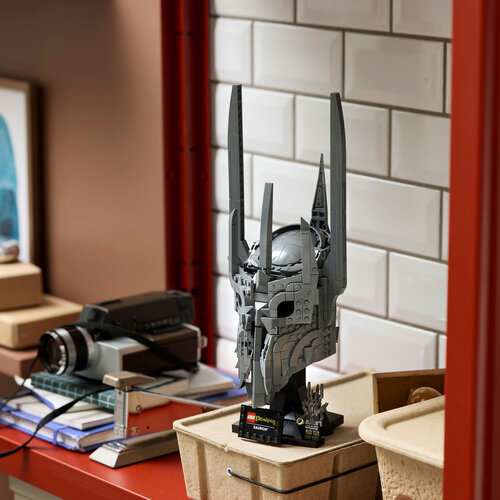 LEGO Icons 11373 Taru sormusten herrasta: Sauronin kypärä