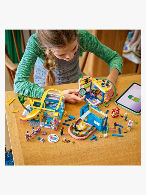 LEGO Friends 42689 Heartlake Cityn ystävysten kerhotalo