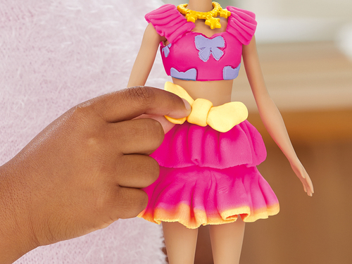 Play-Doh Barbie Muovailuvaha + Nukke Röyhelöt & Rusetit