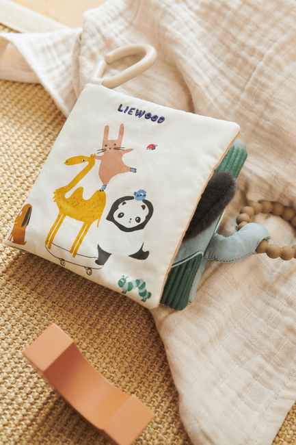 LIEWOOD Fey Classic Puuhakirja, Around the world/Sandy