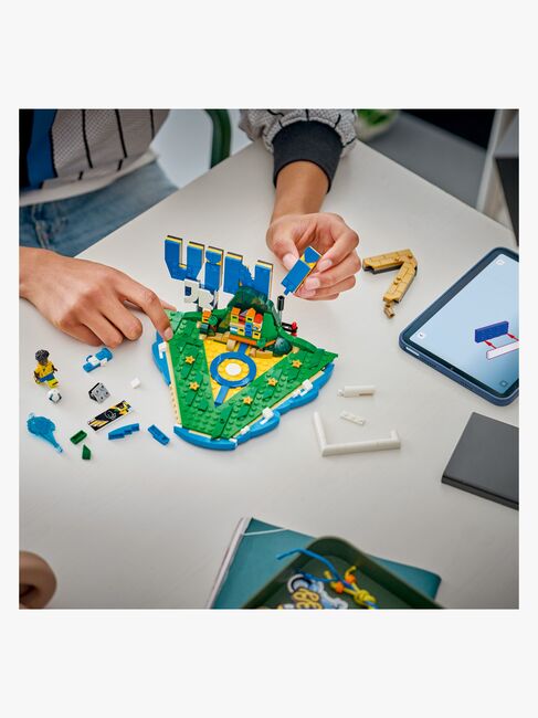 LEGO Editions Football 43027 Vini Jr. – jalkapallon tähtihetket