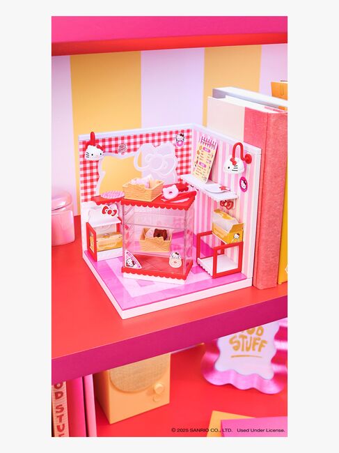 MGA's Miniverse Make It Mini Spaces Hello Kitty Leikkisetti