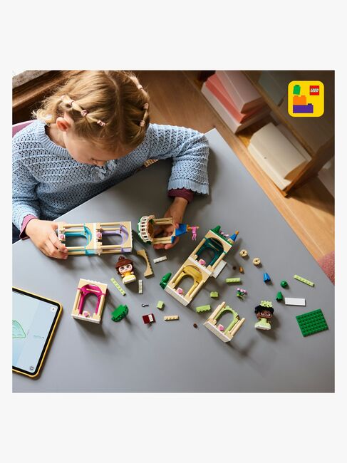 LEGO Disney Princess 43291 Bellen ja Tianan linna minikoossa