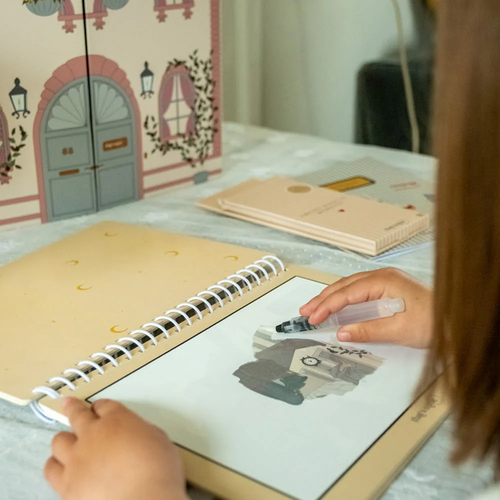 That's Mine Vesivärikirja Bon Voyage