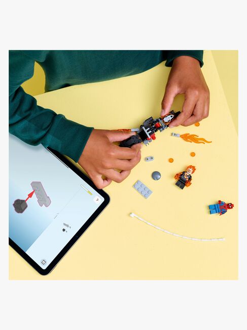 LEGO Super Heroes 76335 Spider-Man vastaan Aaveajajan moottoripyörä