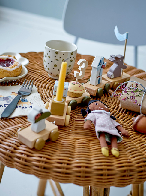 Bloomingville MINI Alfi Syntymäpäiväjuna, Ruskea