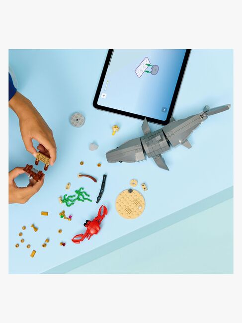 LEGO Creator 31381 Hurja hai ja aarrearkku