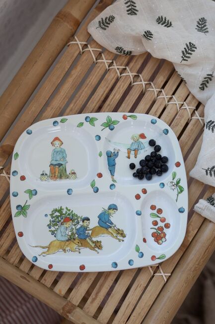 Elsa Beskow Pikku Puten Seikkailu Mustikkametsässä Lautanen + Lokero