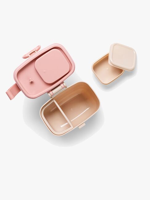 Elodie Eväsrasia, Rosy Bow