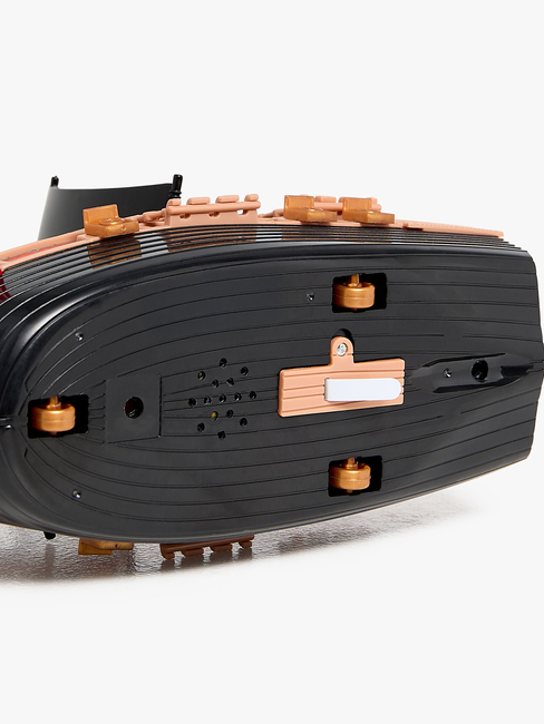 Cloudberry Castle Mustat Purjeet -merirosvolaiva, linna ja hahmot