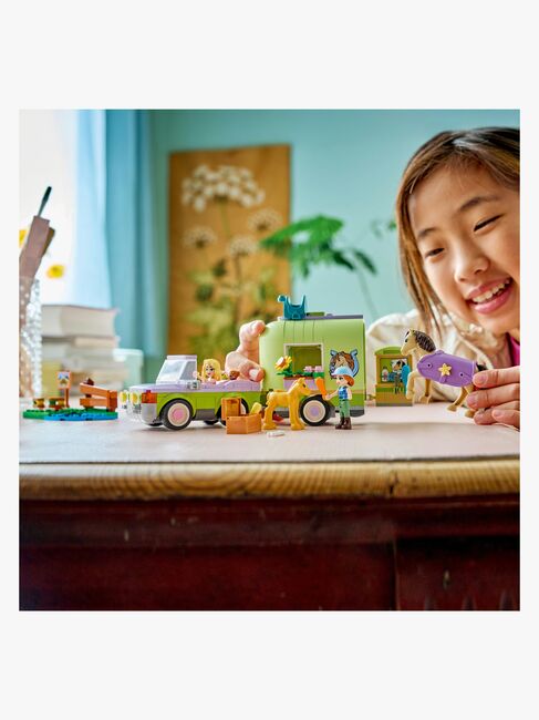 LEGO Friends 42695 Hevosen ja varsan kuljetusvaunu
