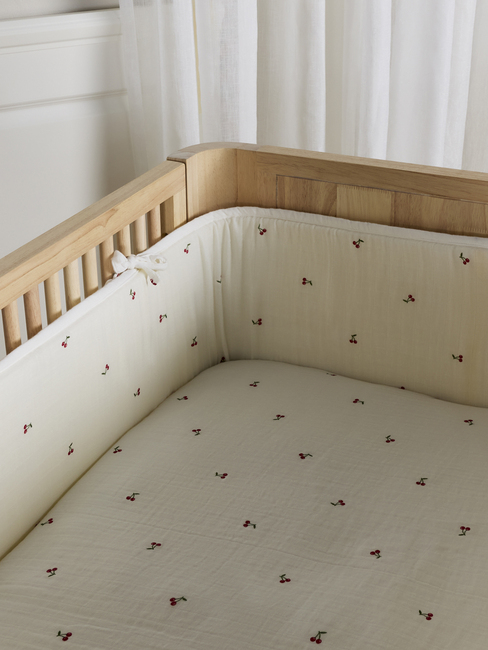 Alice & Fox JUNE Jatkettava Sänky + Sänkypakkaus NESSA 100x130, Dream White