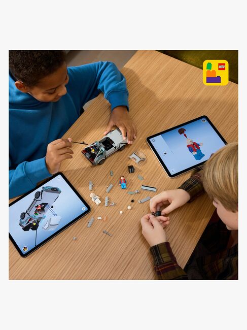 LEGO Speed Champions 77256 Aikakone Paluu tulevaisuuteen ‑elokuvasta