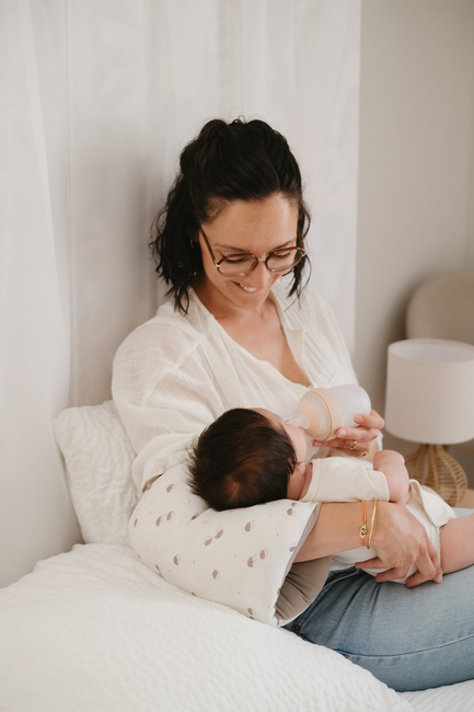 Tinéo Käsivarsityyny Imetykseen, Valkoinen/Beige