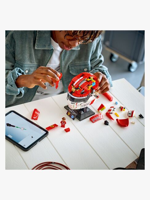 LEGO Editions Formula 1 43014 Scuderia Ferrari HP ‑kypärä – Charles Leclerc