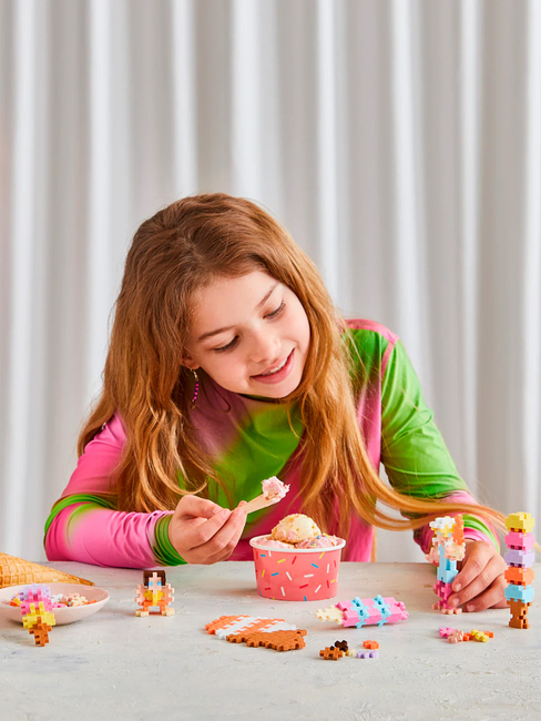 Plus-Plus   Jäätelökioski Rakennussarja 275 Osaa