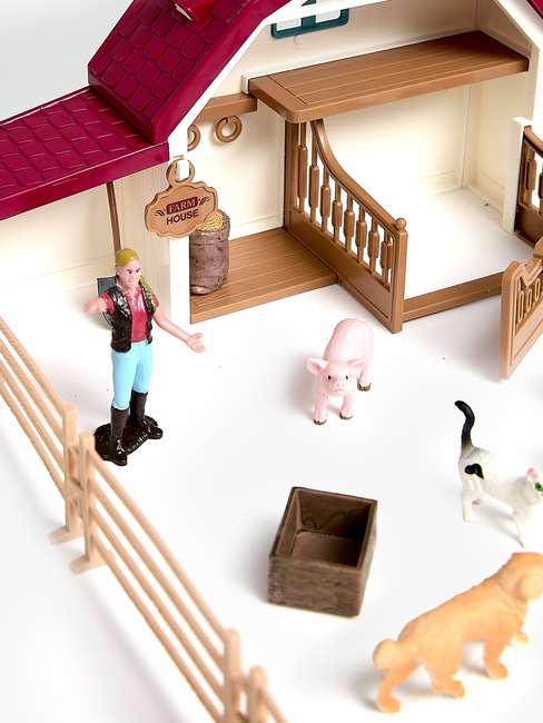 Cloudberry Castle Maatilan Eläimet & Navetta