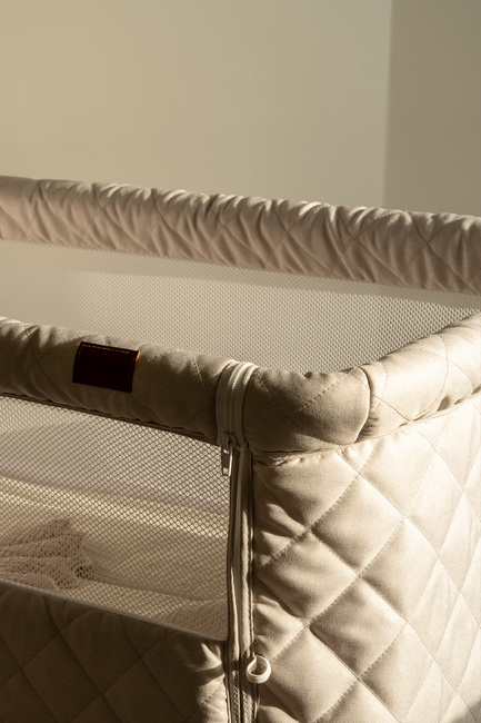 Quax Sivuvaunusänky, Clay