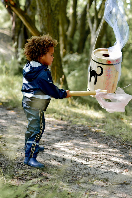 Mikk-Line Poliisi Sadeasu + Henkselit, Blue Nights